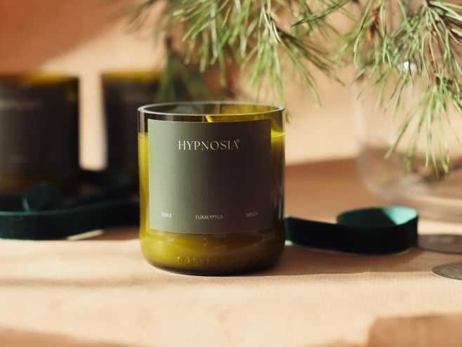 Novinky letošních Vánoc jsou konečně tu! 🌲svíčka jedle,eukalyptus,mech- velmi jemná vůně, které dominuje svěžest eukalyptu...